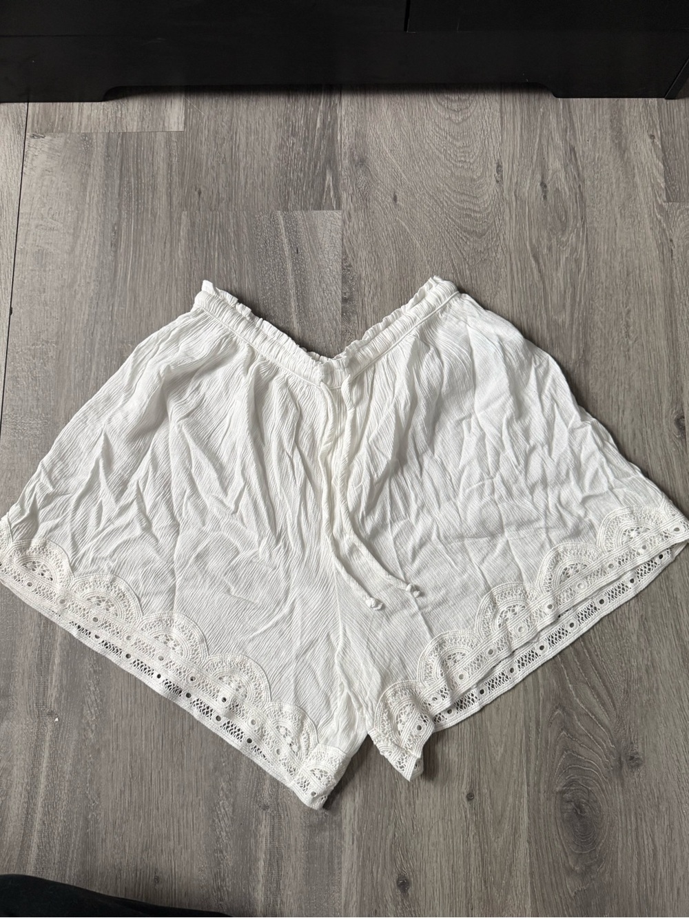 aerie White Lace-Trim High Waist Women’s Shorts